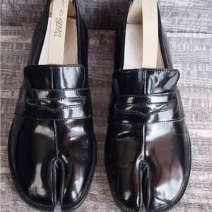 Maison Martin Margiela Black Split-Toe Tabi Loafers 35